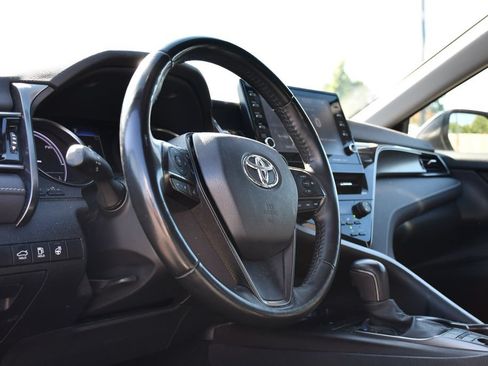 Used 2023 Toyota Camry SE w/ Cold Weather Package FWD image 10