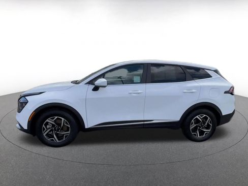 Used 2025 Kia Sportage LX FWD image 9