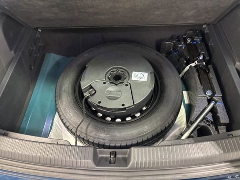 Used 2021 Volkswagen Atlas Cross Sport SEL Premium R-Line image 35