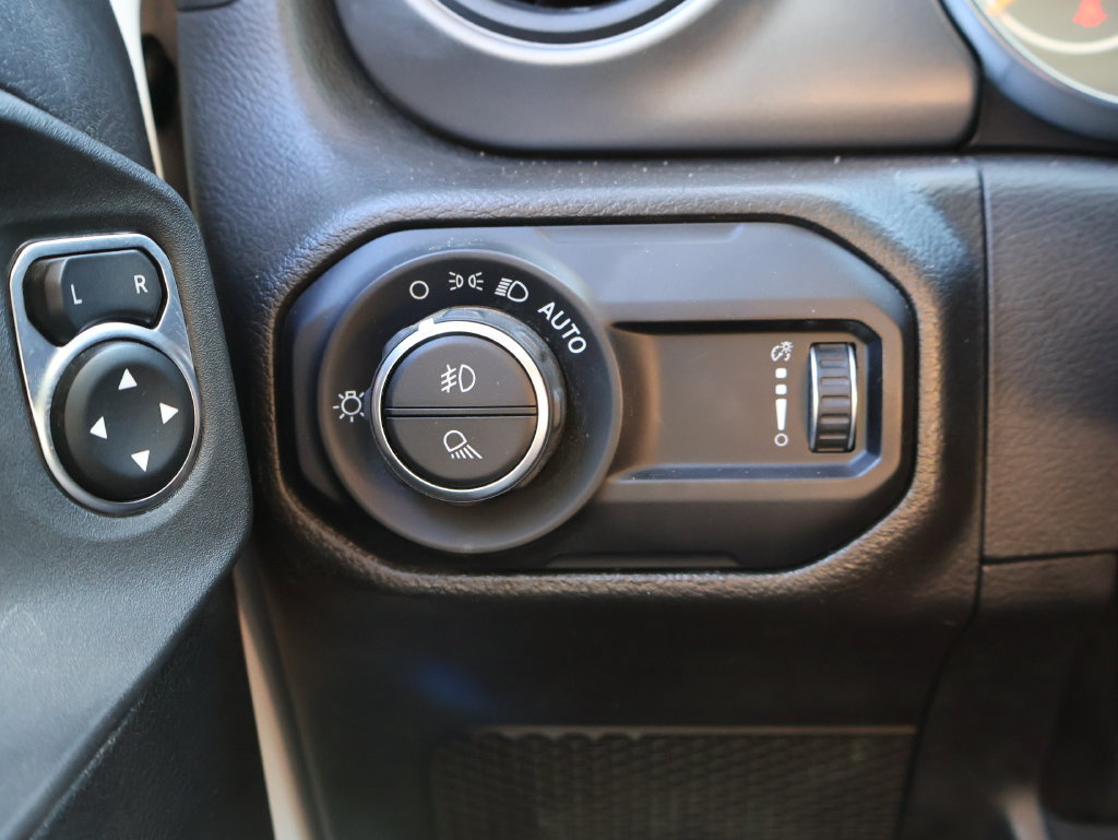 Used 2023 Jeep Gladiator Sport AWD/4WD image 29