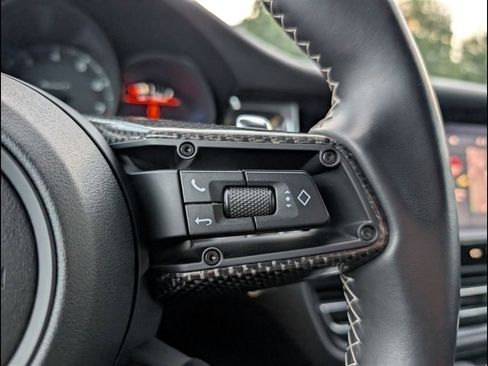 Used 2024 Porsche Macan Turbo image 15