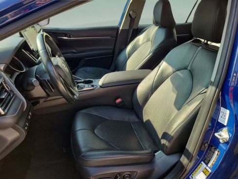 Used 2024 Toyota Camry XSE FWD image 9