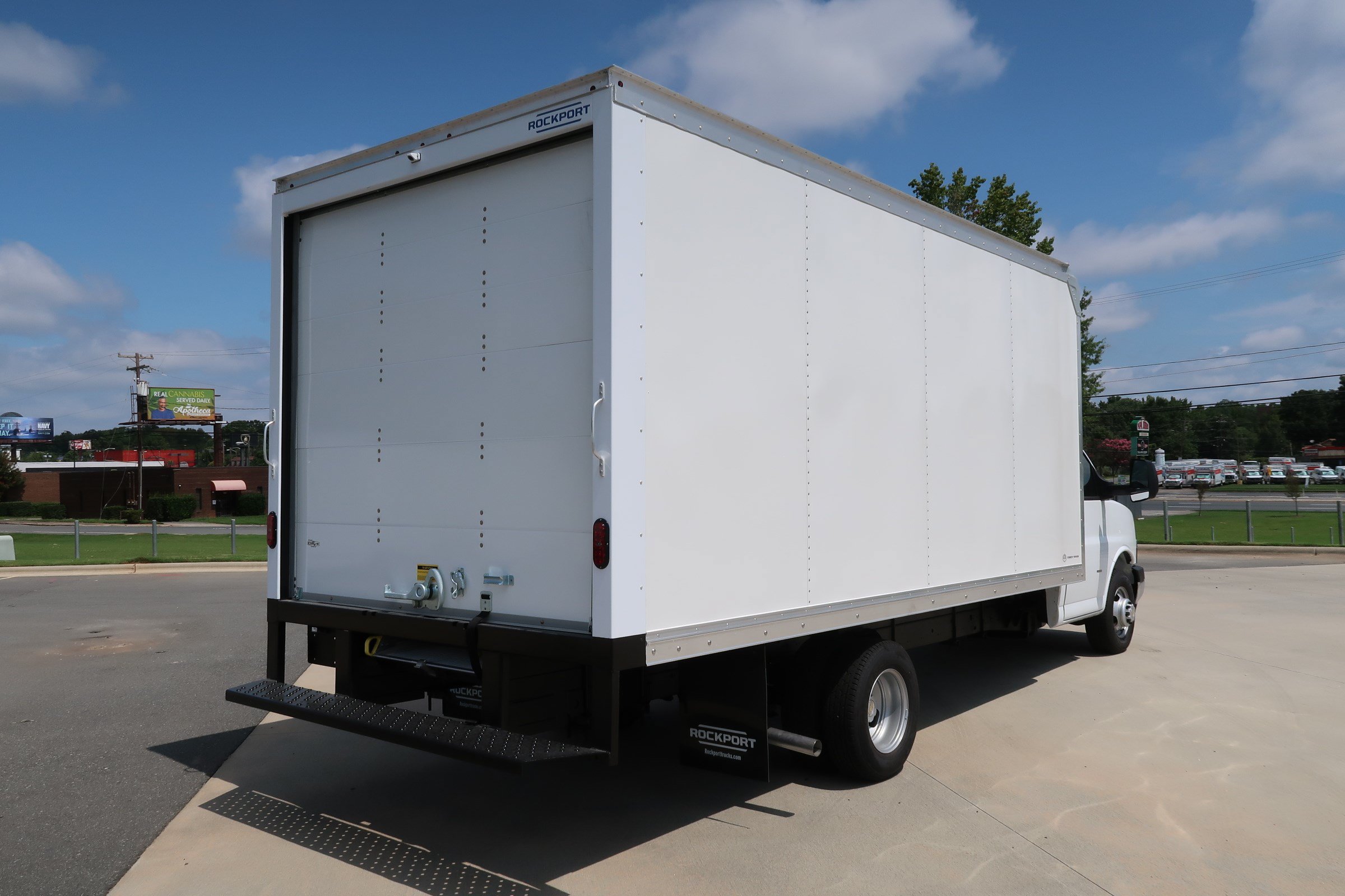 Used 2025 Chevrolet Express 3500 w/ Power Convenience Package RWD image 8