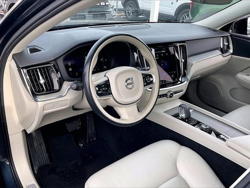 Used 2024 Volvo S60 B5 Plus image 12