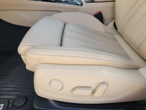 Used 2024 Audi A4 2.0T Premium w/ Convenience Package image 25