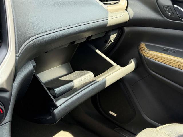 Used 2017 GMC Acadia Denali w/ Technology Package AWD/4WD image 38