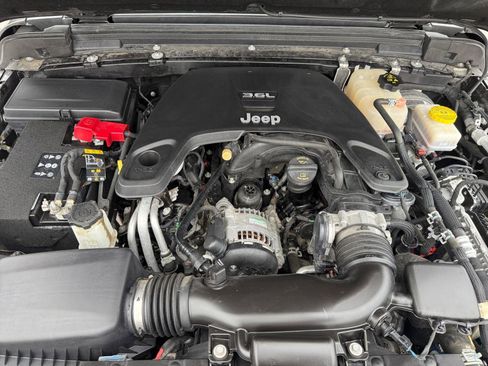 Used 2020 Jeep Wrangler Unlimited Sport AWD/4WD image 28