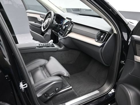 Used 2025 Volvo XC90 B5 Ultra AWD/4WD image 20