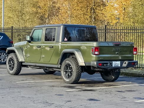 Used 2021 Jeep Gladiator Willys image 6