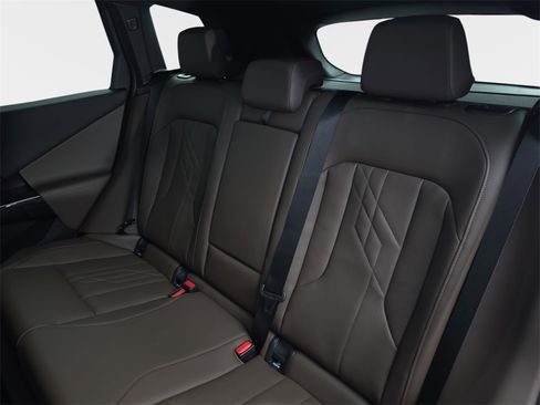 New 2026 BMW X3 xDrive30 w/ Premium Package image 14