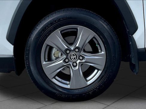 Used 2024 Toyota RAV4 XLE w/ Convenience Package FWD image 11