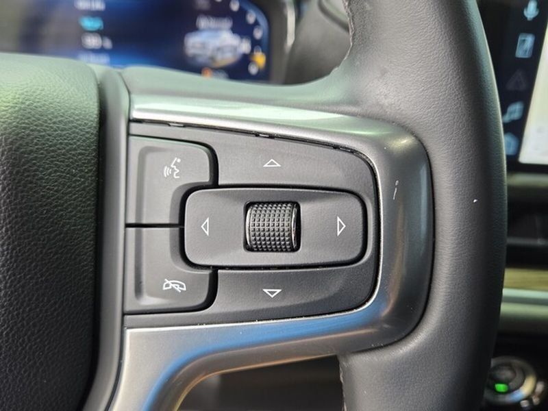 Used 2024 Chevrolet Silverado 1500 LT AWD/4WD image 29
