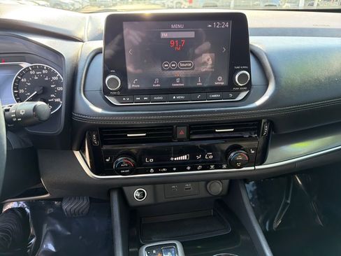 Used 2021 Nissan Rogue SV w/ Premium Package image 26