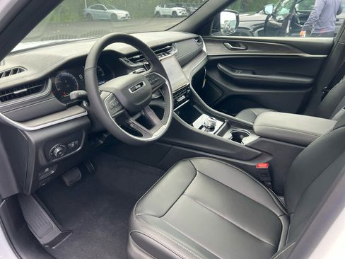 New 2025 Jeep Grand Cherokee L Limited w/ Trailer Tow Package image 11