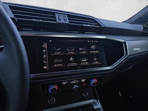 New 2025 Audi Q3 2.0T Premium image 24
