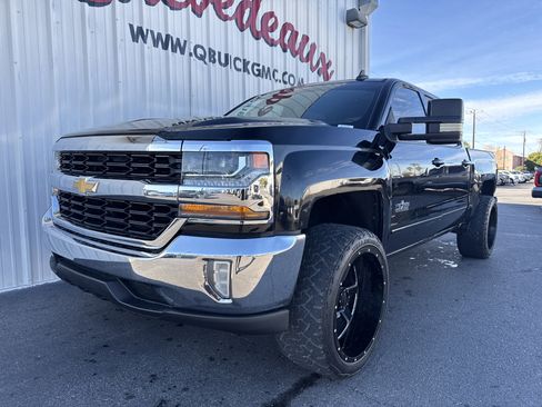 Used 2018 Chevrolet Silverado 1500 LT w/ Texas Edition image 7