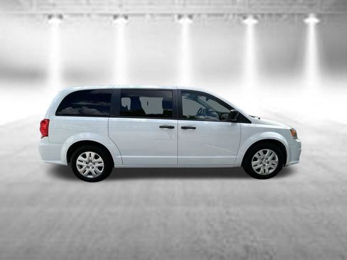 Used 2019 Dodge Grand Caravan SE FWD image 8