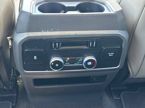 Used 2019 Ford Expedition Max XLT w/ Equipment Group 202A RWD image 24