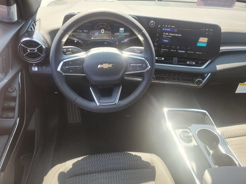 New 2026 Chevrolet Equinox LT FWD image 8