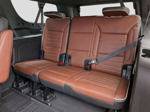 Used 2023 GMC Yukon XL Denali Ultimate AWD/4WD image 32