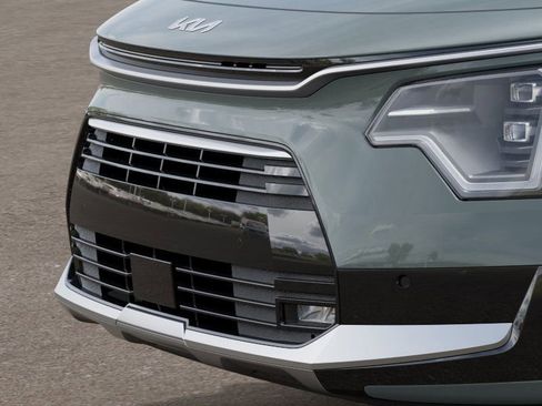 New 2025 Kia Niro SX Touring image 12