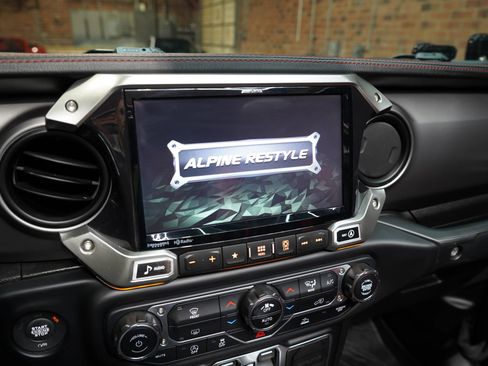 Used 2020 Jeep Gladiator Sport w/ Quick Order Package 24S AWD/4WD image 91