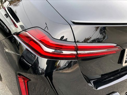 Certified 2025 BMW M5 w/ Executive Package image 55