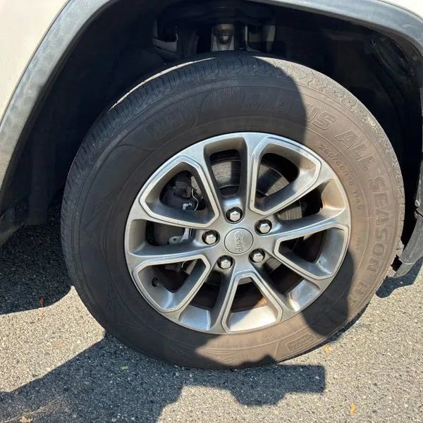 Used 2016 Jeep Grand Cherokee Limited AWD/4WD image 18