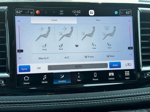 Certified 2023 Chrysler Pacifica Limited w/ Trailer Tow Group AWD/4WD image 29