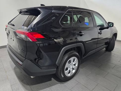 Used 2024 Toyota RAV4 LE AWD/4WD image 5