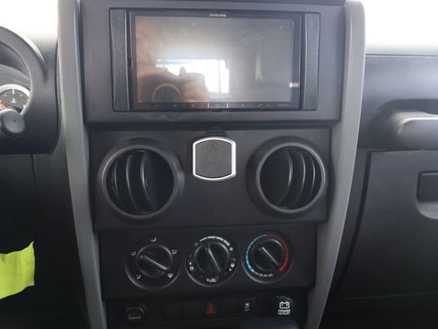 Used 2010 Jeep Wrangler Unlimited Sport image 10