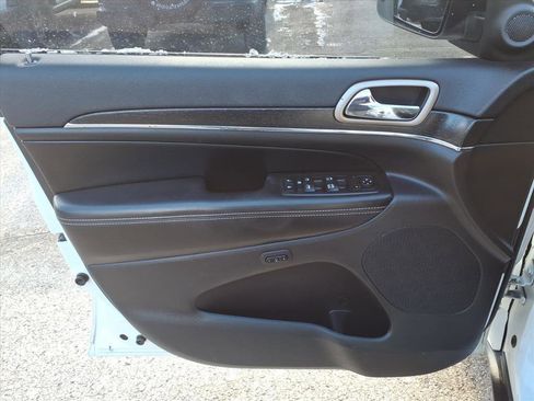 Certified 2017 Jeep Grand Cherokee Limited image 10