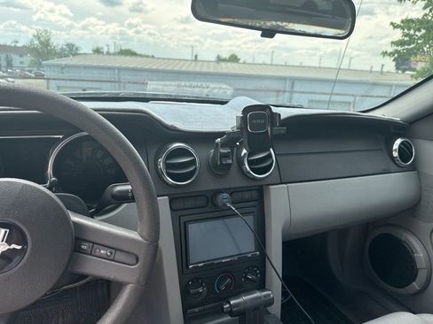 Used 2007 Ford Mustang Coupe RWD image 6