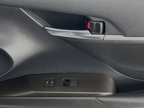 Used 2023 Toyota Camry SE image 31