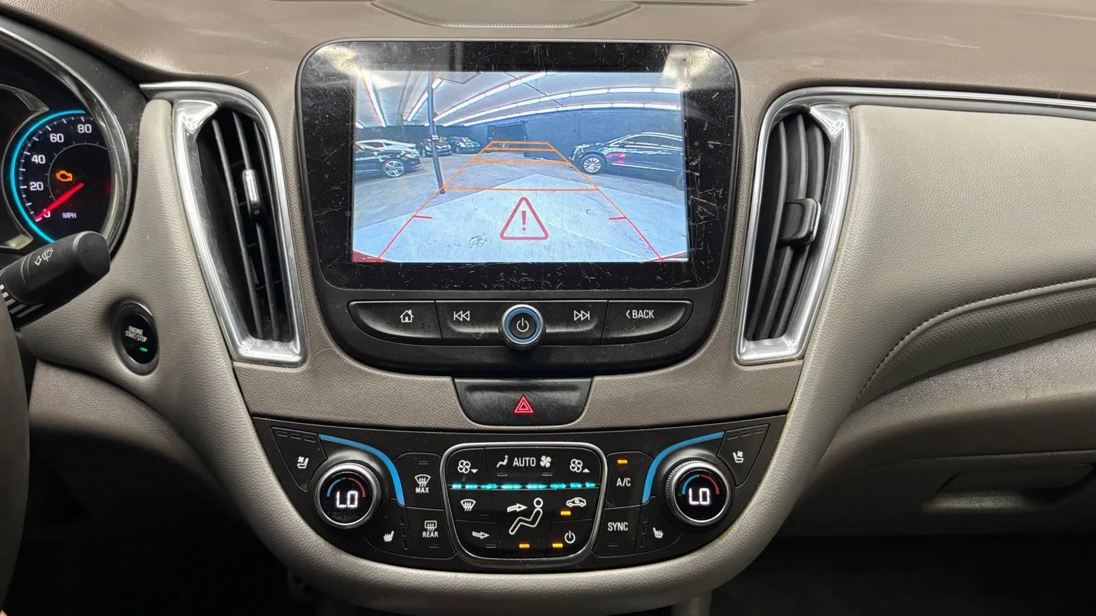 Used 2017 Chevrolet Malibu Premier w/ Premier Sun and Wheel Package FWD image 8