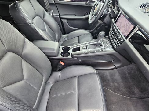 Certified 2021 Porsche Macan AWD/4WD image 15