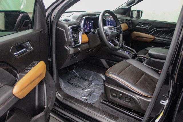 Used 2026 GMC Canyon AT4 w/ Technology Plus Package AWD/4WD image 12