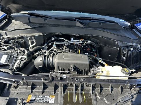 Used 2022 Ford Explorer XLT w/ Equipment Group 202A image 11