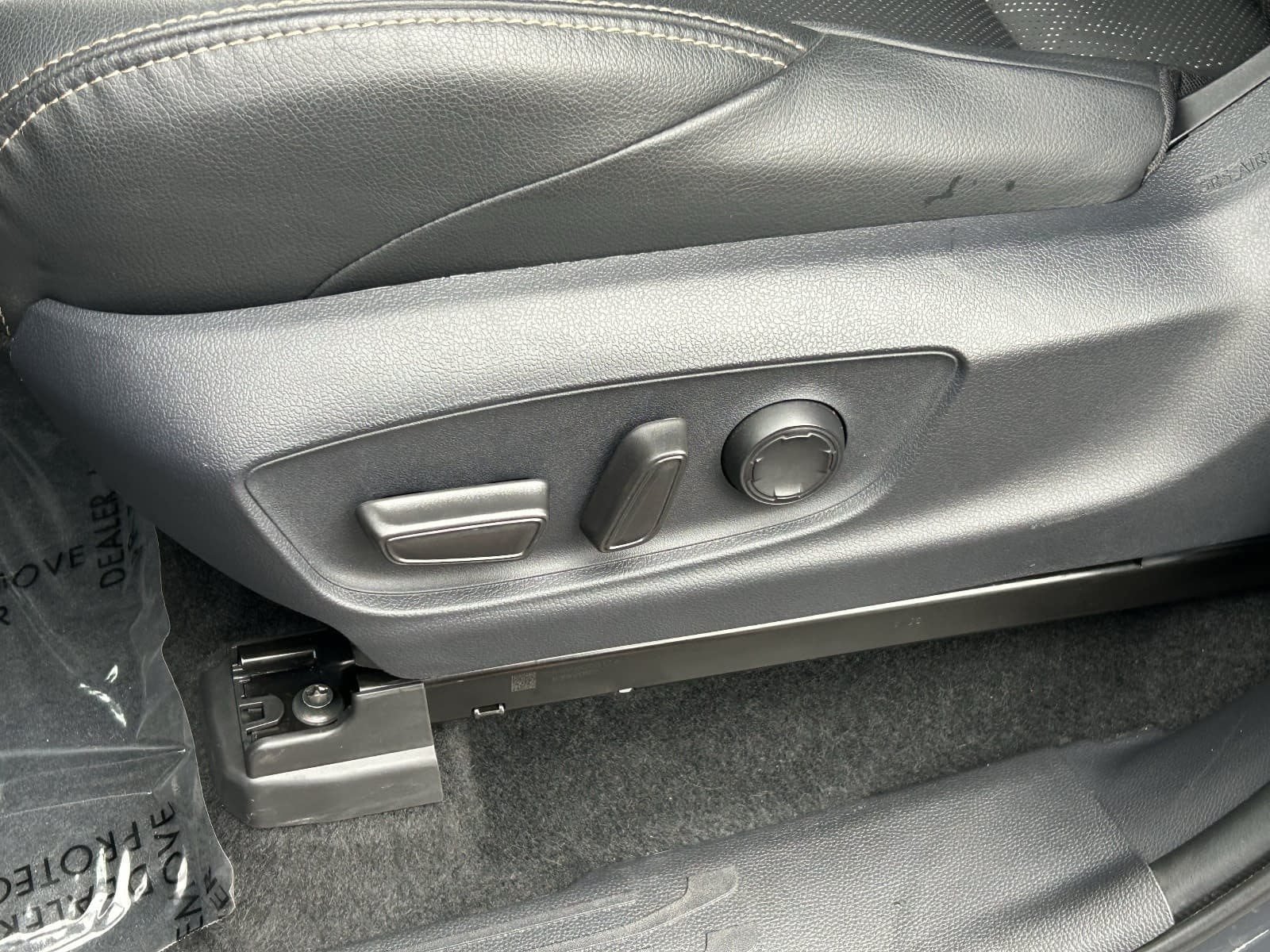Used 2025 Toyota Tacoma Limited AWD/4WD image 24