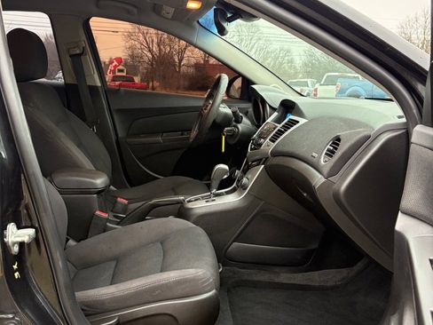 Used 2015 Chevrolet Cruze LT image 11