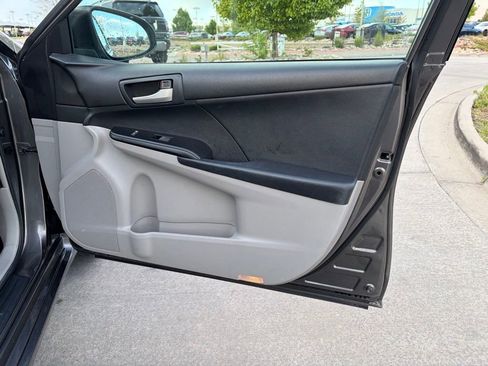Used 2014 Toyota Camry FWD image 23