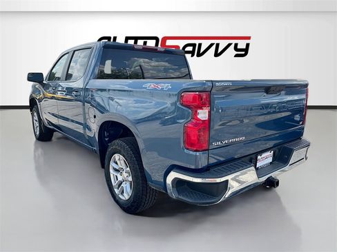 Used 2024 Chevrolet Silverado 1500 LT image 3