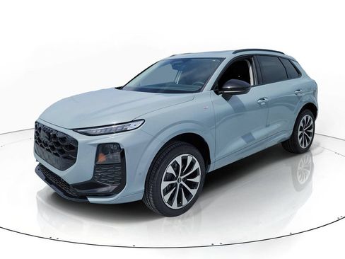 New 2026 Audi Q3 quattro 2.0T AWD/4WD image 2