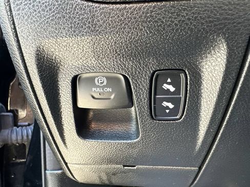 Used 2023 RAM 1500 Big Horn AWD/4WD image 32
