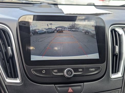 Used 2016 Chevrolet Malibu Premier w/ Driver Confidence Package II image 15