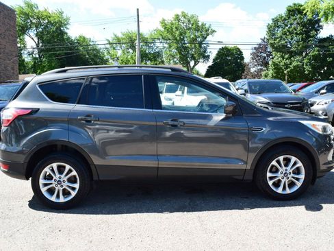 Used 2018 Ford Escape SE FWD image 5