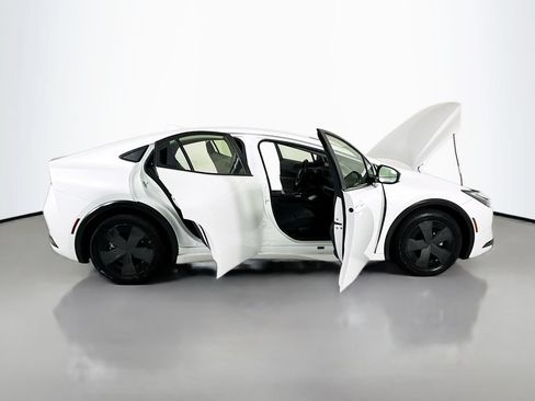 Used 2023 Toyota Prius LE FWD image 22