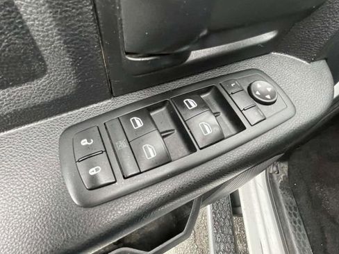 Used 2015 RAM 2500 Tradesman w/ Chrome Appearance Group AWD/4WD image 17