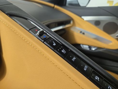 Used 2021 Chevrolet Corvette Stingray Preferred Cpe w/ Engine Appearance Package image 25