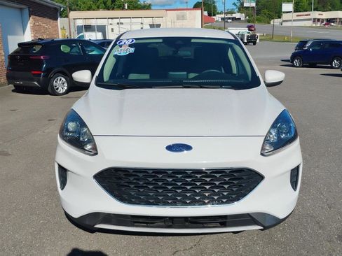 Used 2020 Ford Escape SE FWD image 2